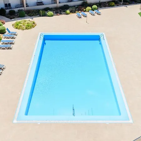 #141 Quinta Da Barracuda C02 Flat By Holidays Апартаменты *